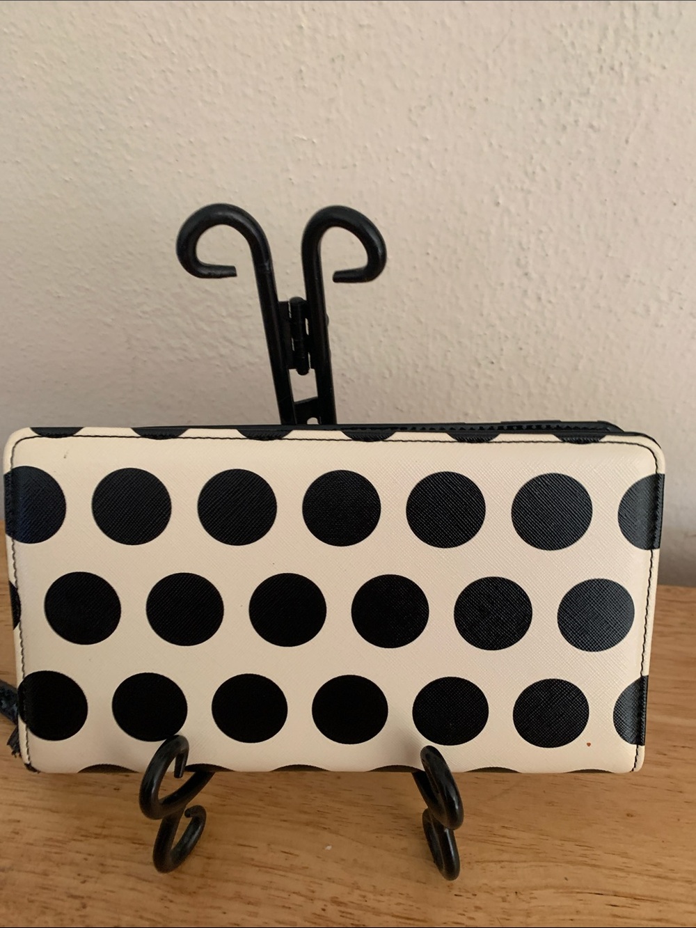 Anne Klein black and white large polka dot wristlet NWOT - Picture 3 of 8